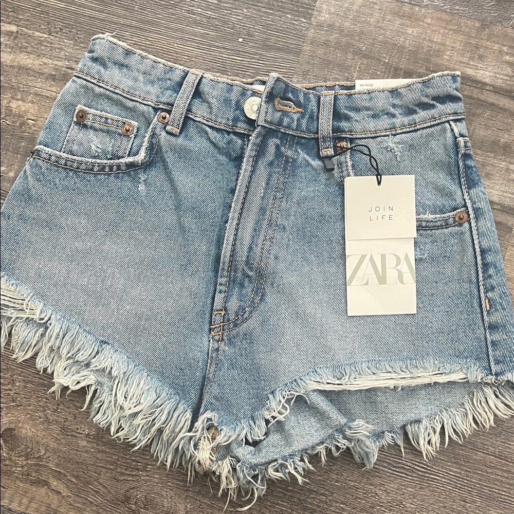 Zara Women's Light Blue Frayed Denim Shorts